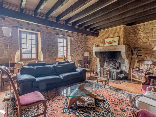 Maison en pierre de 6 pièces principales