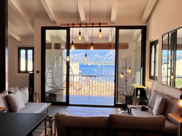 Duplex vue mer Calvi centre 127m² - accès indépendant - rare
