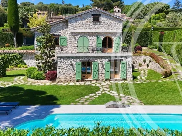 Charmante bastide provençale en pierre près de Saint-Paul-de-Vence