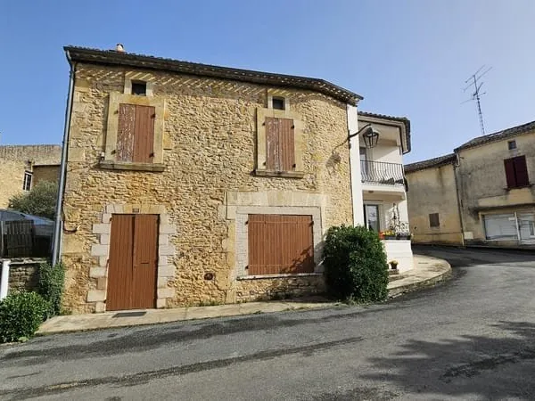 A Lacapelle-biron, jolie maison de village