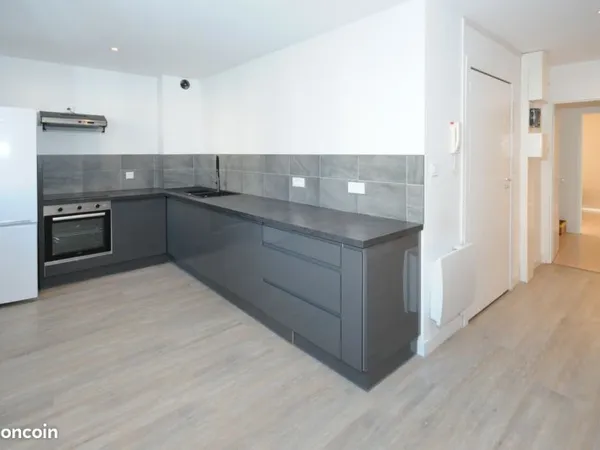 À vendre - Appartement T4 traversant, centre de Faverges