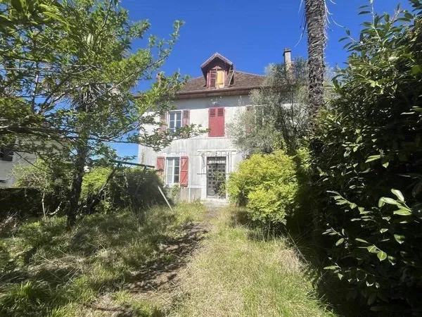 Maison 8 pièces 260 m²