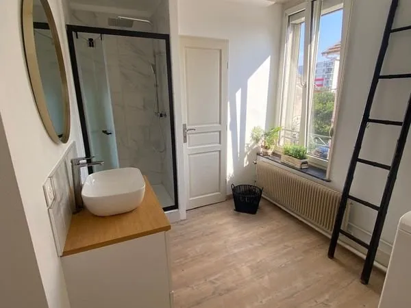 Appartement de 3 chambres neuves et meublées / Quartier des 3 Maisons à Nancy / Proche Fac de lettre