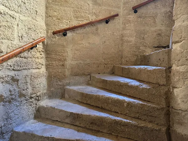 Charmant duplex de 50 m2 au coeur du centre historique de Beaucaire