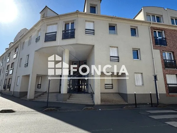 Duplex 3 pièces 70 m² loi Carrez / 90 m² au sol avec balcon et parking - Gonesse