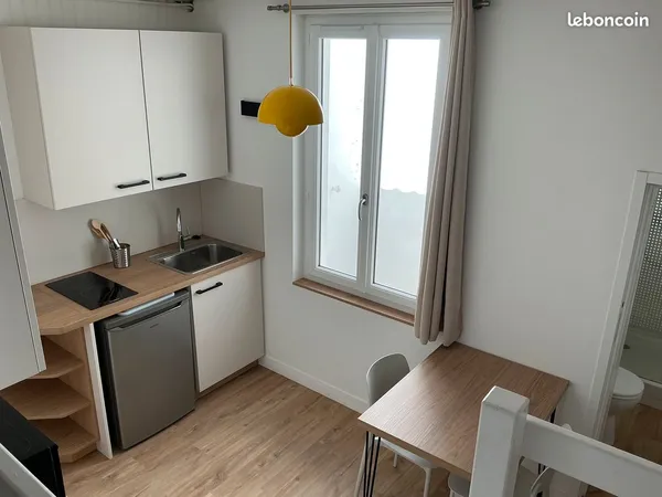 Studio meublé a l'année