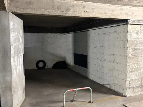 Location Place de parking Moto sécurisée bien située