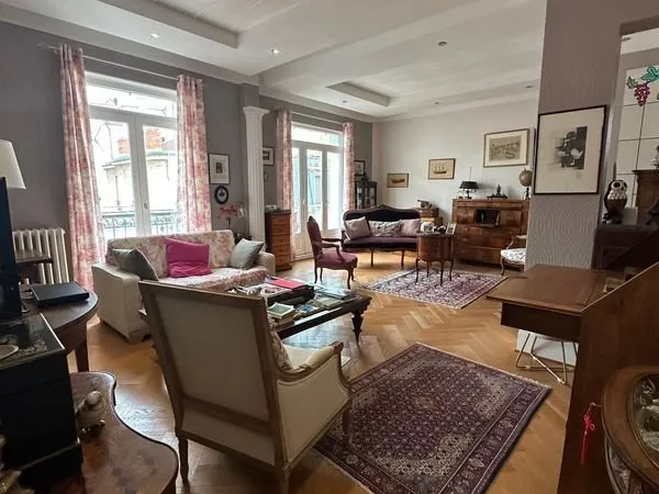 Appartement 4 pièces 164 m²