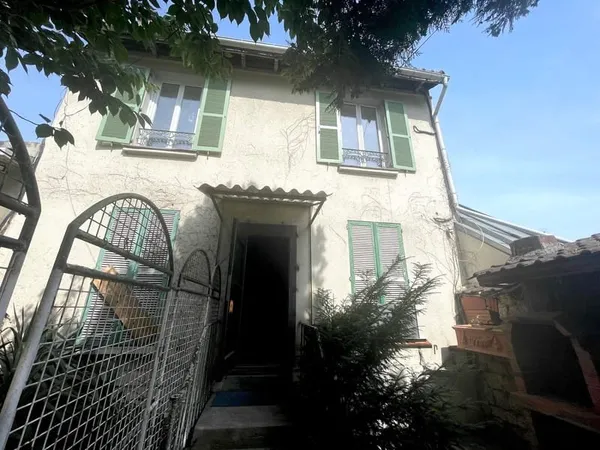 MAISON COMPOSÉE DE DEUX APPARTEMENTS