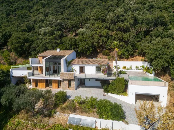 Villa 7 pièces 250 m²