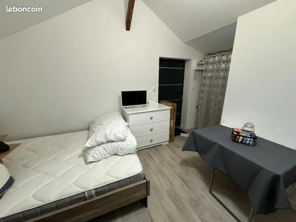 Studio meublé 17m²- Quartier Deux Croix-Banchais