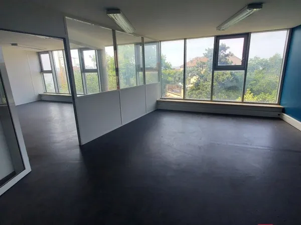 Bureaux 180 m²