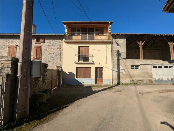 Maison de bourg de 4 pièces principales