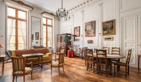 Appartement 6 pièces 162 m²