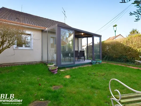 78690 LES ESSARTS LE ROI Maison de plain-pied à vendre avec