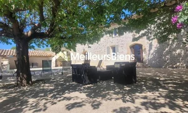 Relais de chasse de François 1er de 430 m² entièrement restauré en 2019 avec goût et des matériaux d