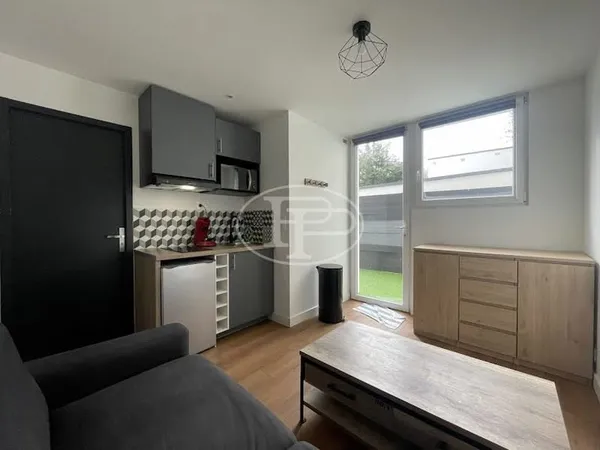 Studio 1 pièce 14 m²