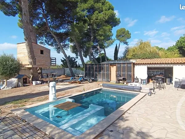 Villa 4 pièces 240 m²