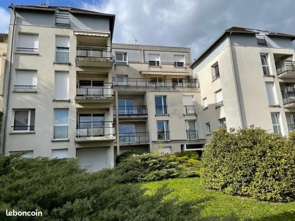 Bel appartement de 4 pièces principales avec Garage & cave