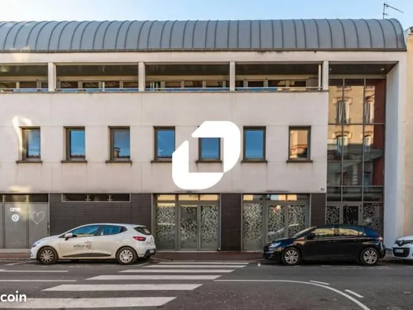 Bureau 726 m²