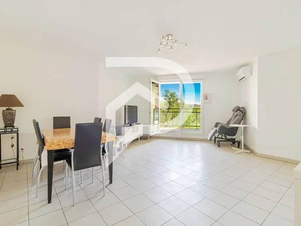 QUARTIER CHUTES LAVIE / ST JUST 13013 Marseille - T3 de 83 m2 terrasse + piscine + double Box en sus