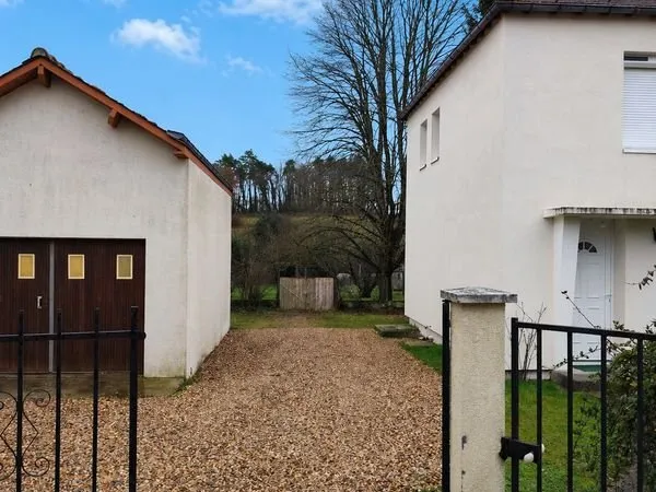 Maison rénovée 77 m2 - Isolation par l'extérieur - Jardin 896 m2 - Neuil