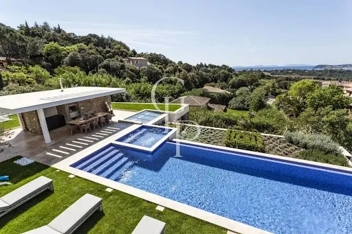 Maison 550 m²