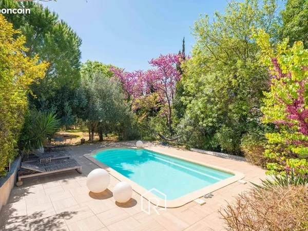 Maison 5 pièces 145 m²