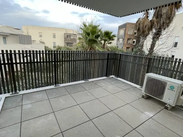 Appartement T2 de 44m2 hab , terrasse et parking à Baillargu