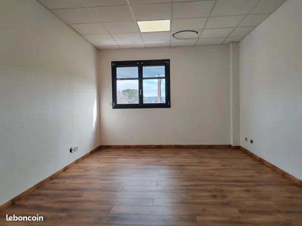 Bureaux 19 m² Pourrières