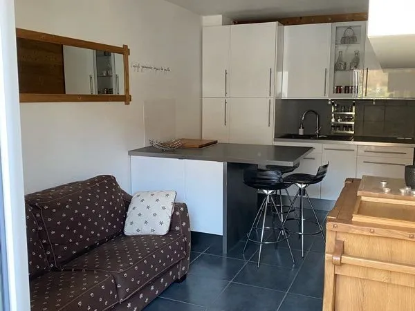 T2 meuble 30 m2 centre ville Aime