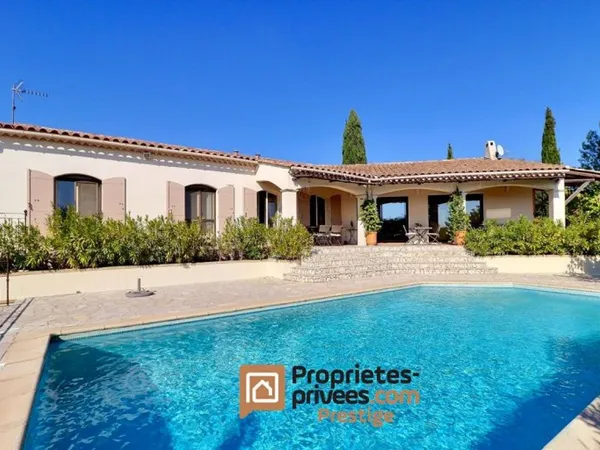 Environnement exceptionnel, propriété avec piscine et vue