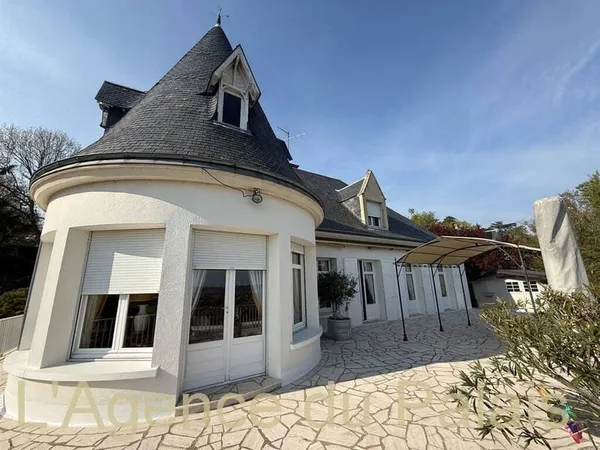 Maison 7 pièces 450 m²
