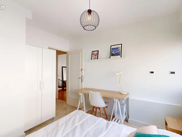 Chambre 5 pièces 82 m²