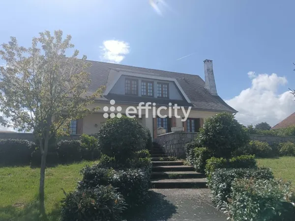 Maison 10 pièces 227 m²