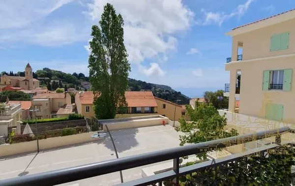 LA TURBIE : 3 pièces, balcon, garage, vue mer