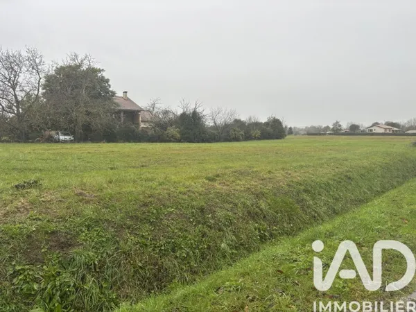 Terrain 1018 m²