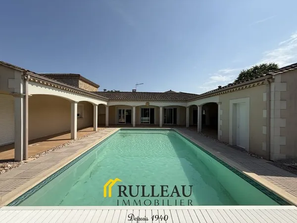 15 KM DE BORDEAUX- VILLA FAMILIALE DE 227 m2 SUR BEAU TERRAI