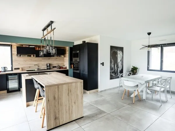 Maison 5 pièces - 137 m² - SAINT MAURICE (63270) - 415 000 euros