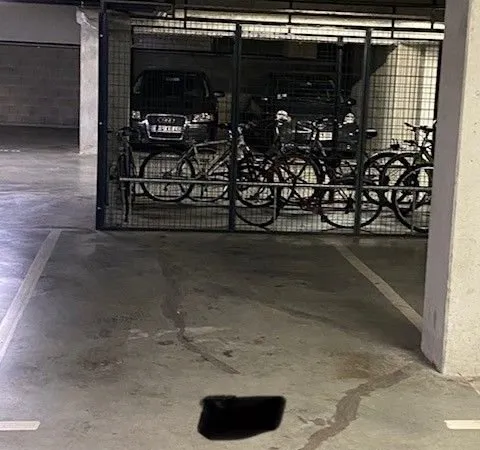Place de Parking en sous sol sécurisé métro Saint Michel
