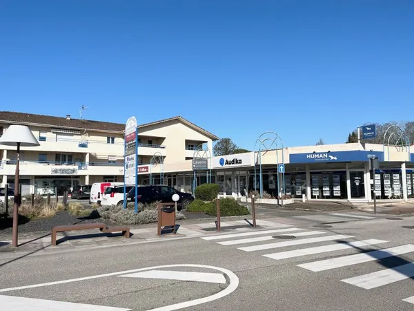 Local professionnel 85 m²