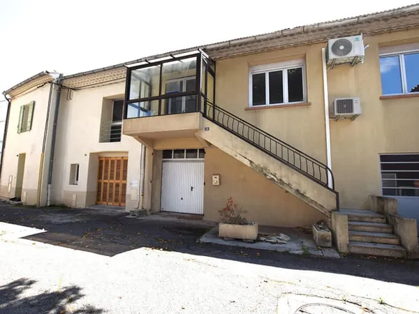 CABANNES - Maison de village 4 pièce(s), 3 chambres GARAGE