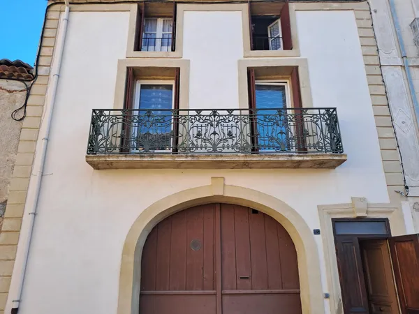 Maison vigneronne avec terrasse et terrain non attenant