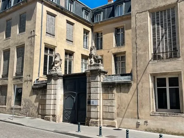 Studio bon état nancy vieille ville