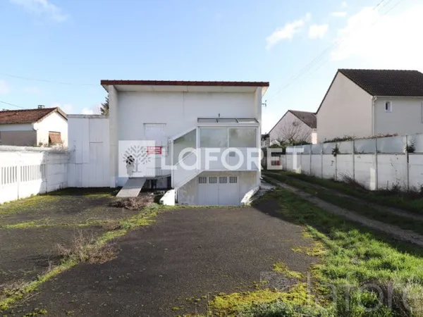 Terrain 2390 m²
