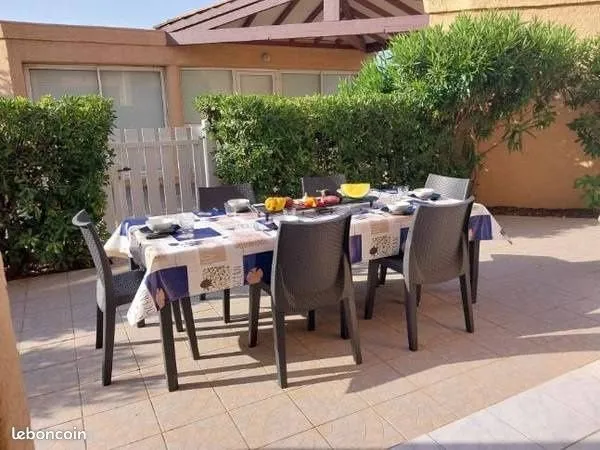 Appartement t3 + cabine en rdc avec terrasse et jardinet dans residence securisee avec piscine