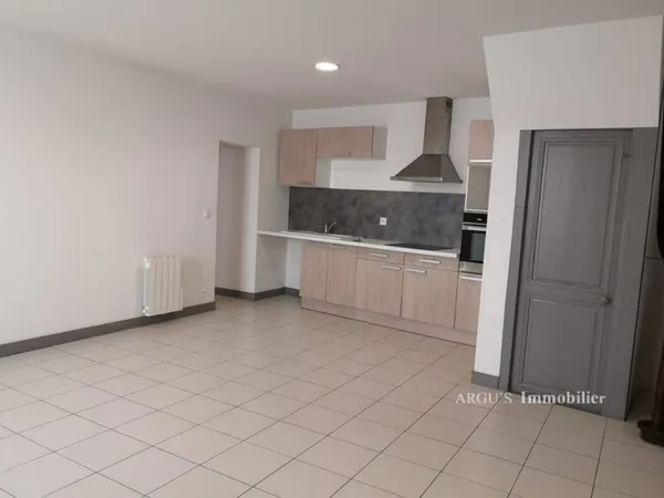 Maison à Louer à Civray
