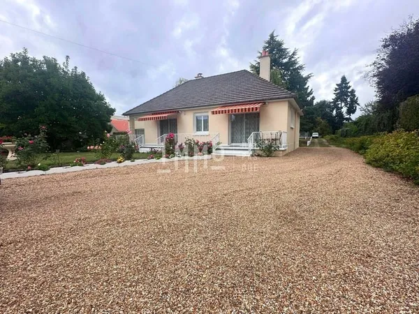 Maison avec dépendances