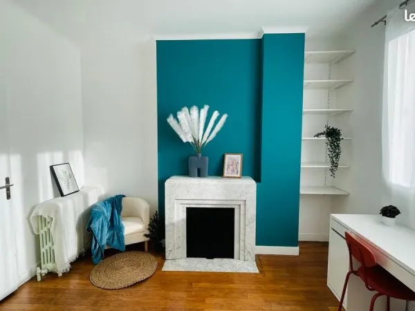 Grande chambre meublée à louer