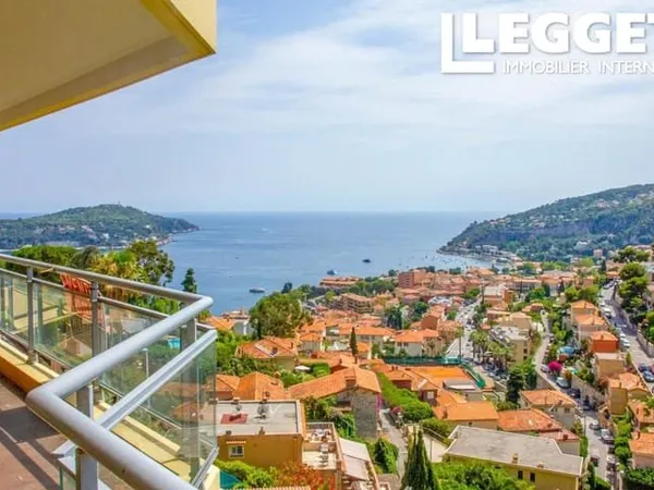 Appartement de 144 m2 avec 3 chambres dans une résidence de prestige à Villefranche-sur-Mer, avec un